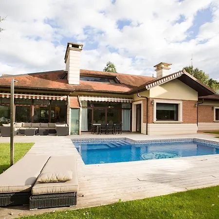 Golf & Pool